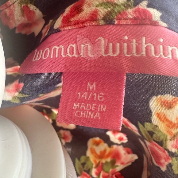 Woman Within Floral Blouse - Picture 6 of 7